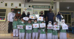 Kembangkan Kreativitas, MNC Peduli Ajak Anak-anak Desa Cipanas Bermain dan Belajar