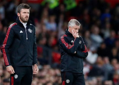 MU Tersingkir dari Piala Liga Inggris, Tagar #OleOut Trending di Sosmed