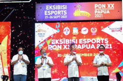 Tutup Eksibisi Esports...