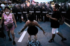 Demonstran Wanita Thailand...