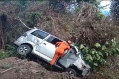 Angkut Rombongan Pulang Hajatan, Minibus Masuk Jurang, 1 Penumpang Tewas
