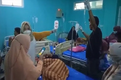 Santap Nasi Kotak Saat Acara Tausiah, 90 Orang Masuk Rumah Sakit dan 1 Tewas