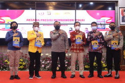 Bagi Ilmu Kepolisian, Kapolda Kalteng Launching Buku Aksara Presisi Membangun Polri