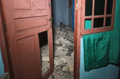 2 Rumah Warga Pangkalpinang Rusak Tertimpa Reruntuhan Gudang Tua