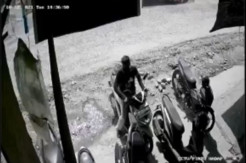 Lupa Cabut Kunci, Motor di Depan Pertokoan Digasak 2 Pemuda