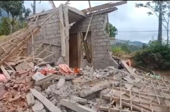 Puluhan Rumah di Karangasem Hancur Diguncang Gempa, Warga Pilih Dirikan Tenda Darurat