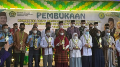 Antusias, 76.617 Pelajar...
