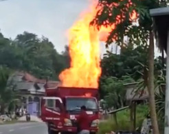 Truk Pengangkut Elpiji Terbakar, Warga di Bangka Selatan Panik
