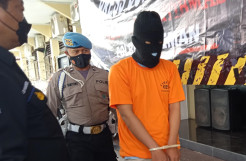 Tergiur Gaji Rp1,8 Juta, Remaja Putra Ini Dicabuli Sepasang Gay di Apartemen