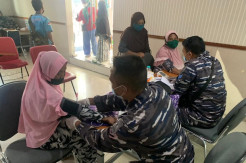 Percepat Herd Immunity, GK Hebat Gandeng TNI AL Gelar Vaksinasi  di SMKN 36 Jakarta