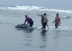2 Anak Tenggelam Saat Berwisata di Pantai Karapyak Pangandaran