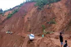 Tebing Longsor di 3 Titik, Jalur Mamasa-Mamuju Lumpuh Total