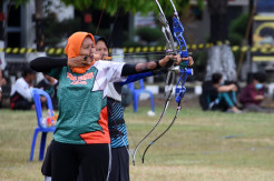 Ibu dan Anak Persembahkan Emas untuk Yonif 3 Marinir Lomba Panahan Piala Danmenkav 2