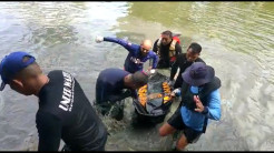 Demi Ponsel Orang Lain yang Dibuang di Sungai, Remaja Surabaya Tewas Tenggelam di Kalimas