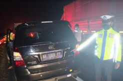 Mobil Dekan UGM Diduga Tabrak Belakang Truk di Tol Cipali, Ini Penjelasan Polres Subang