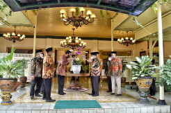 Sri Sultan HB X Berikan Pesan Khusus kepada Ketua Majelis Syuro PKS