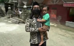 Unik! Bocah Viral dengan Nama Terpanjang di Indonesia Akhirnya Punya Akte dan KIA