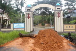 Memalukan! Bupati Ini Blokade Akses Jalan ke Kantor Cabang Dinas Pendidikan Aceh