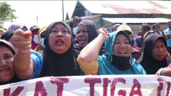 Petani Rempah Pulau Obi Demo Tolak Perusahan Tambang