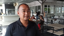 Inspiratif! Teringat Pesan Ibu, Bripka Angga Buka Warung Makan Gratis di Pangkalpinang