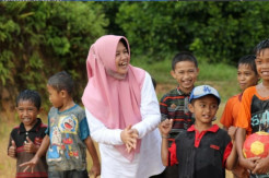 Wabup Sinjai Peringati Hari Anak Internasional di Pelosok Desa