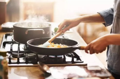 Cek Bunda, Masak Pakai LPG dengan Kompor Listrik Lebih Hemat Mana?