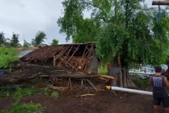Tertimpa Pohon, 4 Perahu dan 1 Rumah Warga di Karangasem Hancur