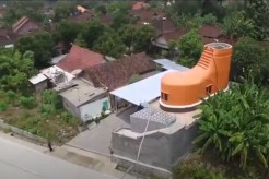 Viral, Warga Boyolali Bangun Rumah Berbentuk Sepatu Raksasa