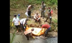 Geger! Mayat Wanita Tanpa Identitas Telentang di Sungai