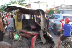 Angkot Dihajar KA Usai terobos Palang Pintu di Medan, 5 Orang Tewas Seketika