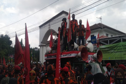 Ormas Pemuda Pancasila Geruduk DPRD Depok, Ada Apa?