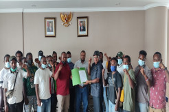 Hearing dengan DPR,...