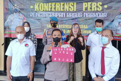 Ikut Pesta Sabu di Rumah...