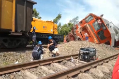 Kereta Babaranjang Pengangkut Batu Bara Tabrakan di Stasiun Penanggiran
