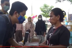 MNC Peduli dan Insap Bagikan Alat Protokol Kesehatan di Pantai Losari