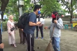 Terima Bantuan Alat Prokes dari MNC Peduli dan Insap, Petugas Kebersihan: Untuk Jaga Diri