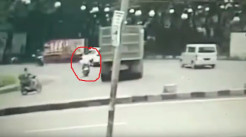 Tragis! Detik-detik 2 Siswi SMA Tewas Dilindas Truk di Jalan Raya Pasuruan