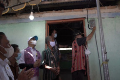 PLN Nyalakan Listrik di TTS, Warga Desa Fatuulan Nikmati Listrik Setelah 52 Tahun