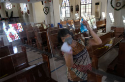 Misa Natal di Gereja Katedral Makassar Dijaga Ketat Aparat
