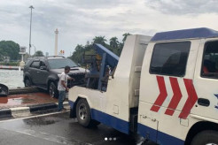 Ini Penyebab Mobil Fortuner Nyemplung ke Kolam Bundaran Patung Kuda