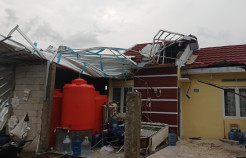 46 Rumah Porak Poranda Dihantam Puting Beliung di Cirebon