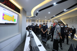 Resmikan Command Center, Ganjar Berharap SDM Kesehatan Cepat dan Disiplin
