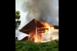 Haruku Membara, Bentrok 2 Desa Rumah Warga Dibakar Polisi Terluka
