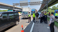 Uji Coba Ganjil Genap di Jalan Tol, Polisi Lakukan Pengalihan Arus Mudik Lebaran