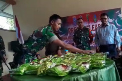 Bravo! Satgas Pamtas Yonif 645/GTY Gagalkan Penyelundupan 27 Kg Sabu dari Malaysia