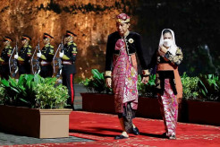 Gala Dinner KTT G20, Jokowi dan Iriana Kompak Kenakan Baju Tradisional Bali