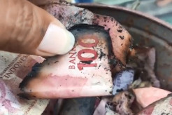 Pensiunan ASN Menangis setelah Tabungan Rp70 Juta Ludes Terbakar gara-gara Rokok