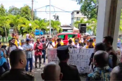 Tuntut Penetapan Tersangka Korupsi BTT, Massa Jaringan HAM Demo Kejari Sikka