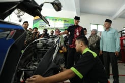 Siapkan Tenaga Kerja...