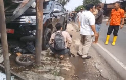 Mobil Dinas Bupati Kuningan Tabrak Warga dan Motor, 2 Tewas 1 Kritis